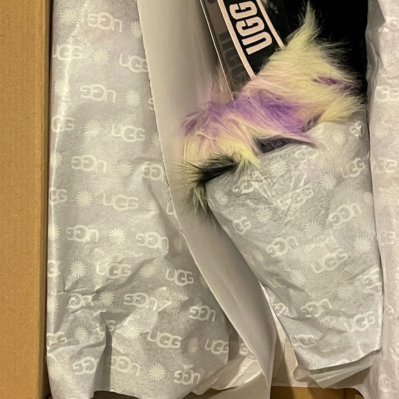 🔥 UGG NWT Fluff Yeah Slide Slippers Magnolia/Tie-dye Size 8 🔥 - Picture 6 of 6